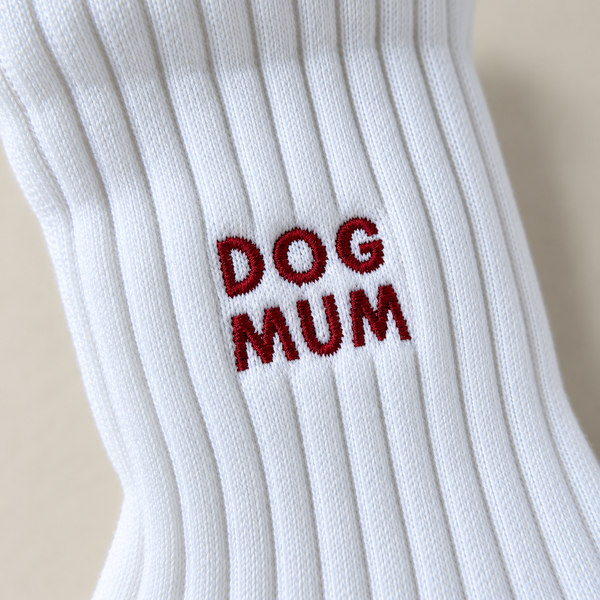 Bestickte Socken - DOG MOM